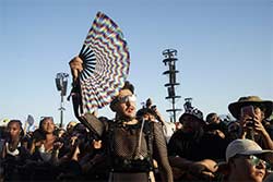 Die Exzentrik der Festivalteilnehmer bleibt ohne grosse Überraschungen. Caroline Brehman / EPA