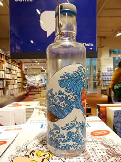 Walter Stach: Trinkflasche. Foto. 2020